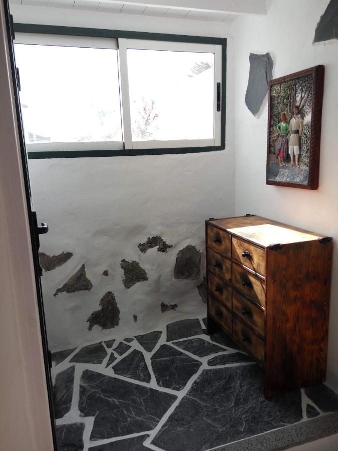 Aloelux Villa !! - Private Villa With Pool , Jacuzzi, Cinema, Massage ,Wonderful View, Art Desing Villa 蒂亚斯 外观 照片
