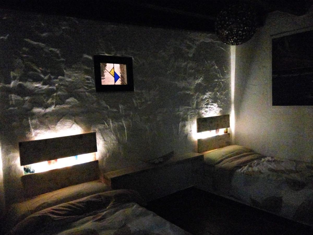 Aloelux Villa !! - Private Villa With Pool , Jacuzzi, Cinema, Massage ,Wonderful View, Art Desing Villa 蒂亚斯 外观 照片