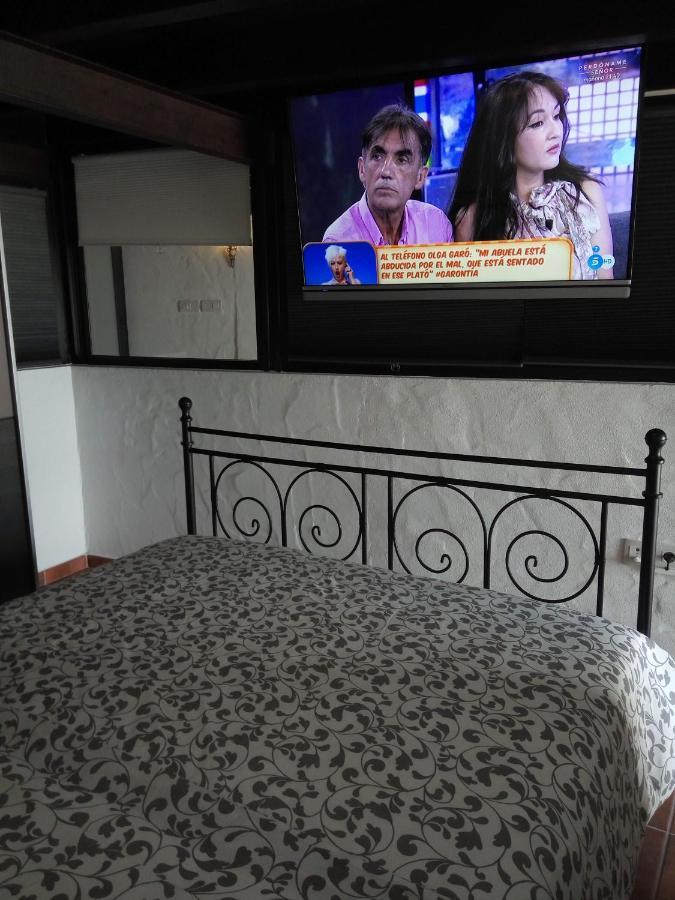Aloelux Villa !! - Private Villa With Pool , Jacuzzi, Cinema, Massage ,Wonderful View, Art Desing Villa 蒂亚斯 外观 照片