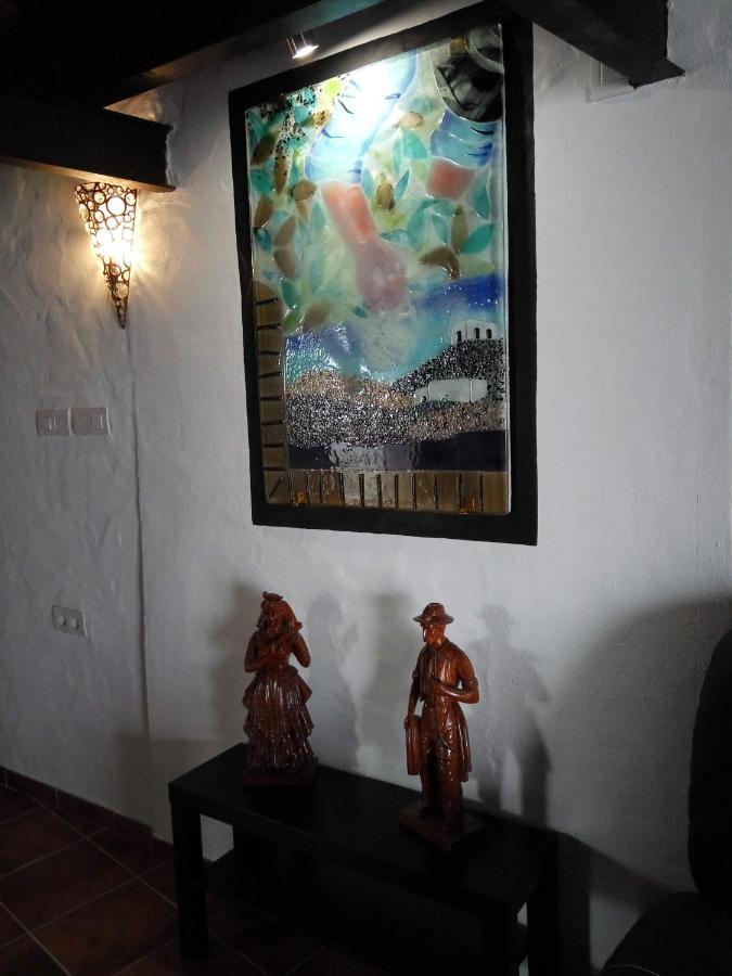 Aloelux Villa !! - Private Villa With Pool , Jacuzzi, Cinema, Massage ,Wonderful View, Art Desing Villa 蒂亚斯 外观 照片