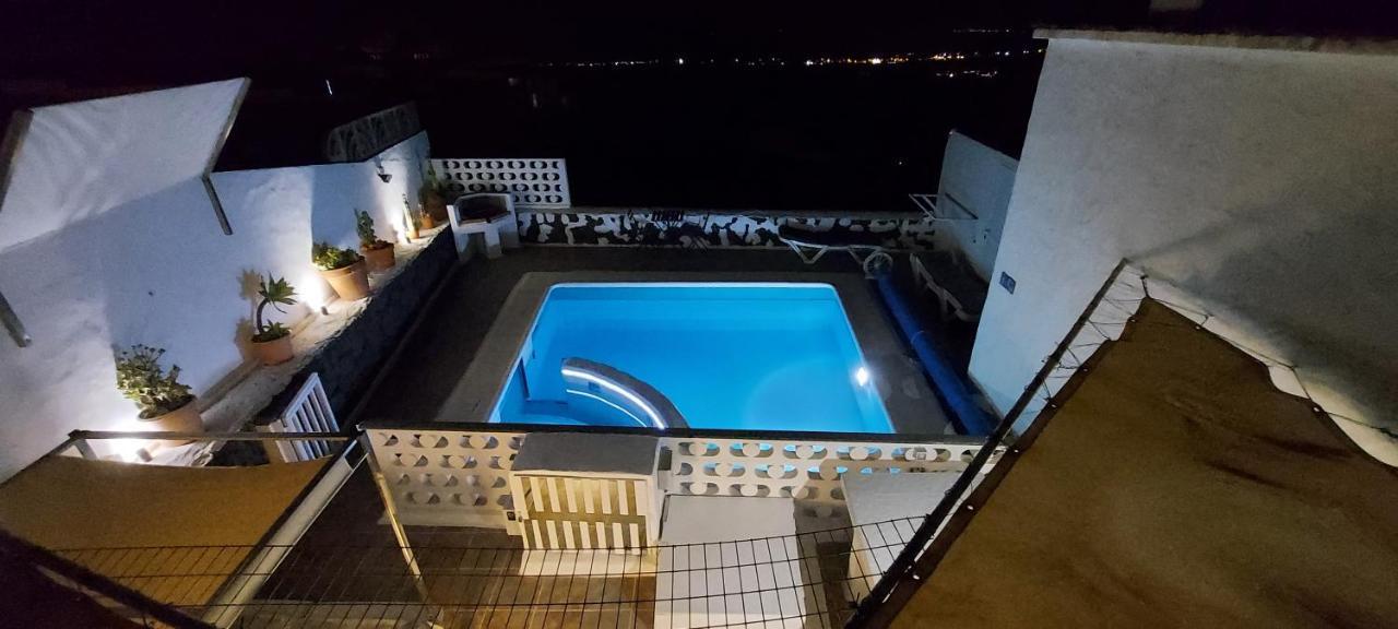 Aloelux Villa !! - Private Villa With Pool , Jacuzzi, Cinema, Massage ,Wonderful View, Art Desing Villa 蒂亚斯 外观 照片