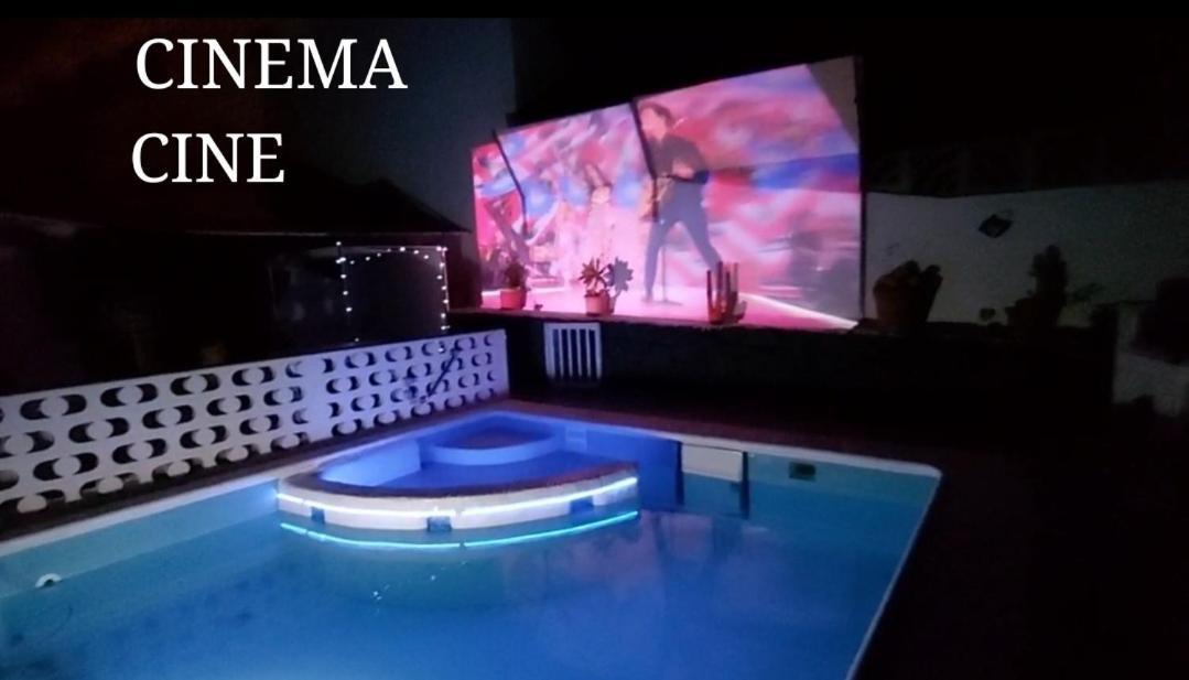 Aloelux Villa !! - Private Villa With Pool , Jacuzzi, Cinema, Massage ,Wonderful View, Art Desing Villa 蒂亚斯 外观 照片